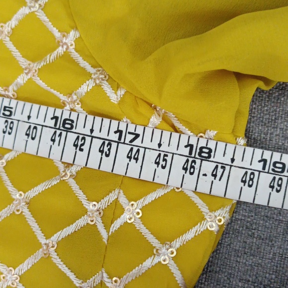 Stunning Salwar Set with Top and pant - Picture 8 of 9